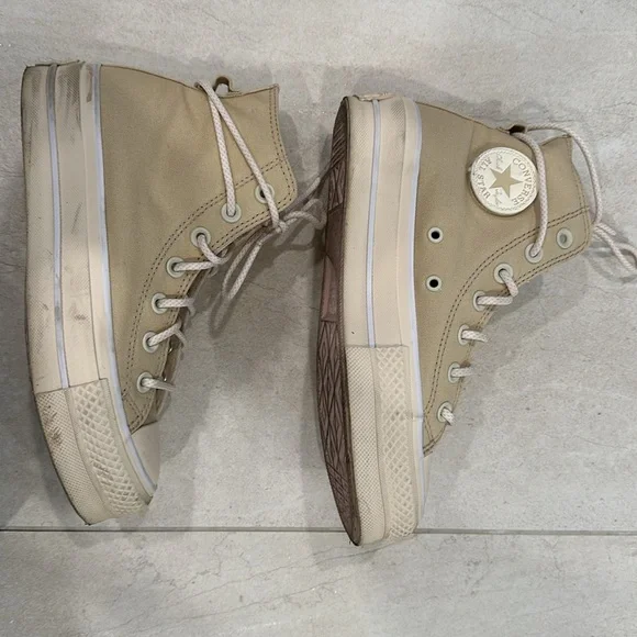 Chuck Taylor All Star Lift Sneaker in Oat Milk & Natural Ivory - Picture 3 of 6